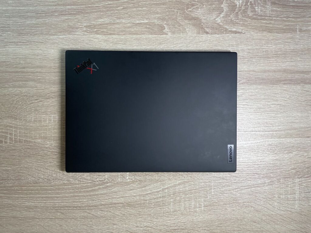 ThinkPad X1 Nanoの外観